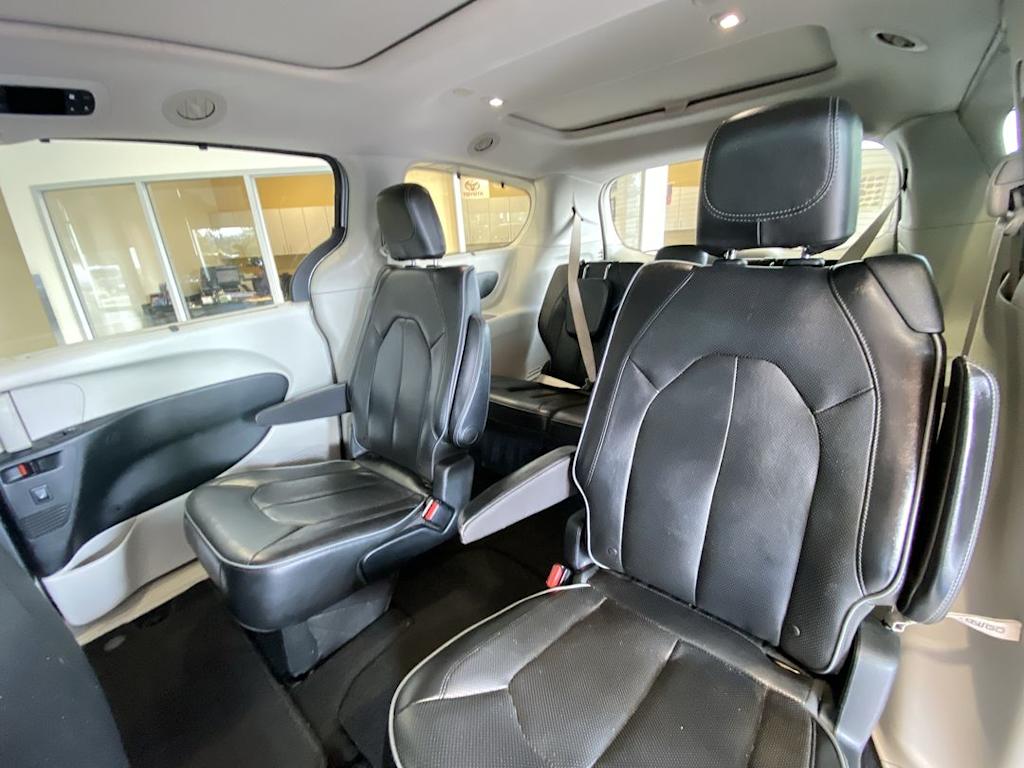 Thumbnail: 2018 Chrysler Pacifica - 12