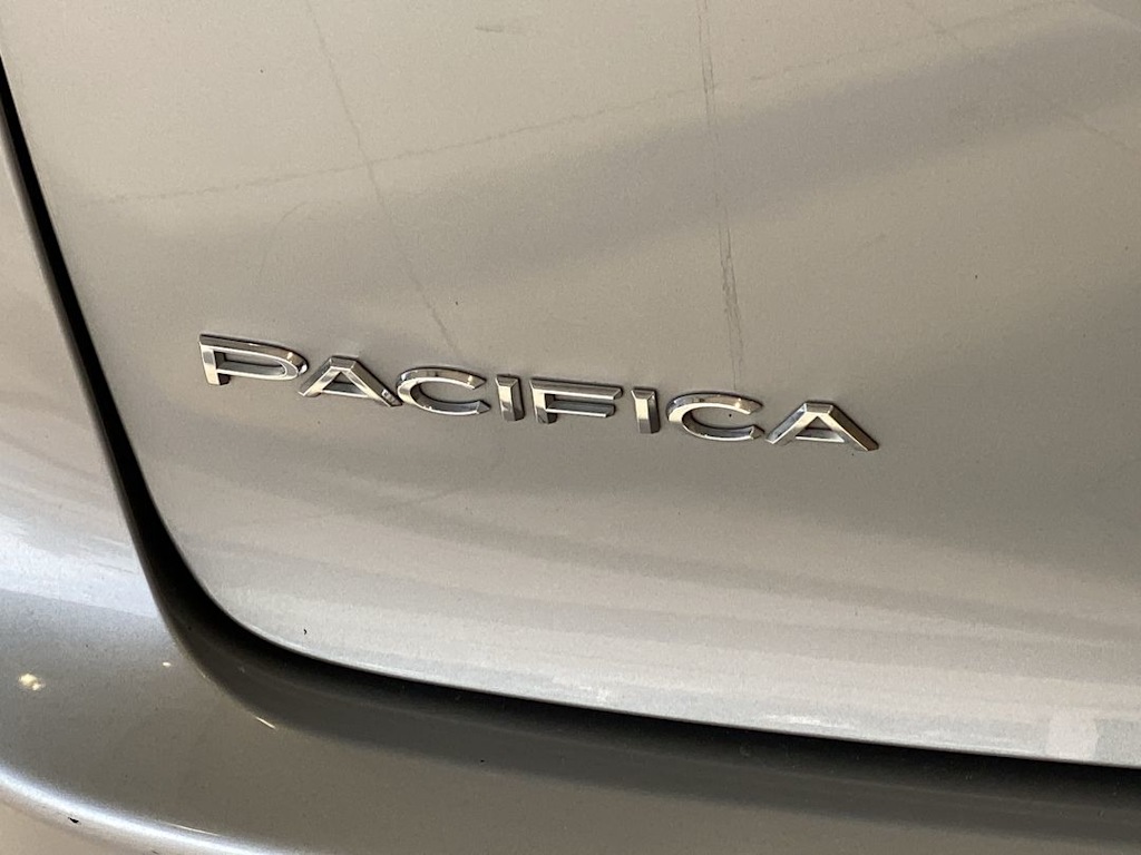 Thumbnail: 2018 Chrysler Pacifica - 20