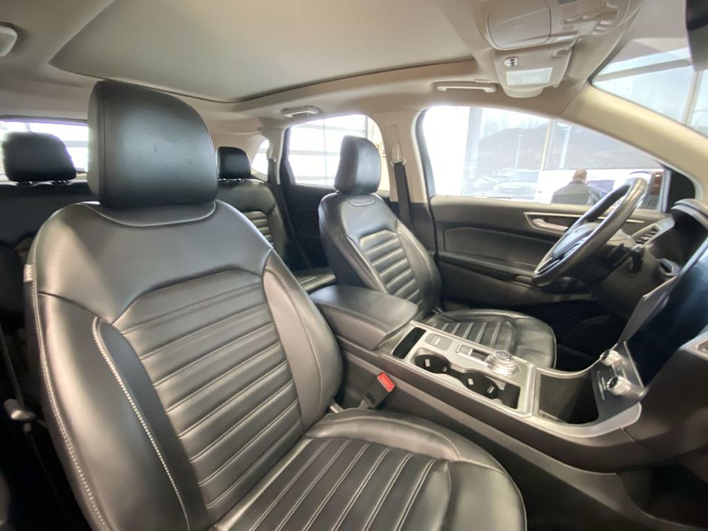 Thumbnail: 2022 Ford Edge - 11