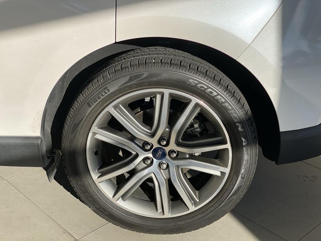 Thumbnail: 2019 Ford Edge - 8