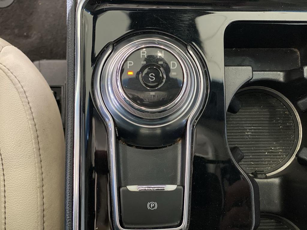 Thumbnail: 2019 Ford Edge - 26