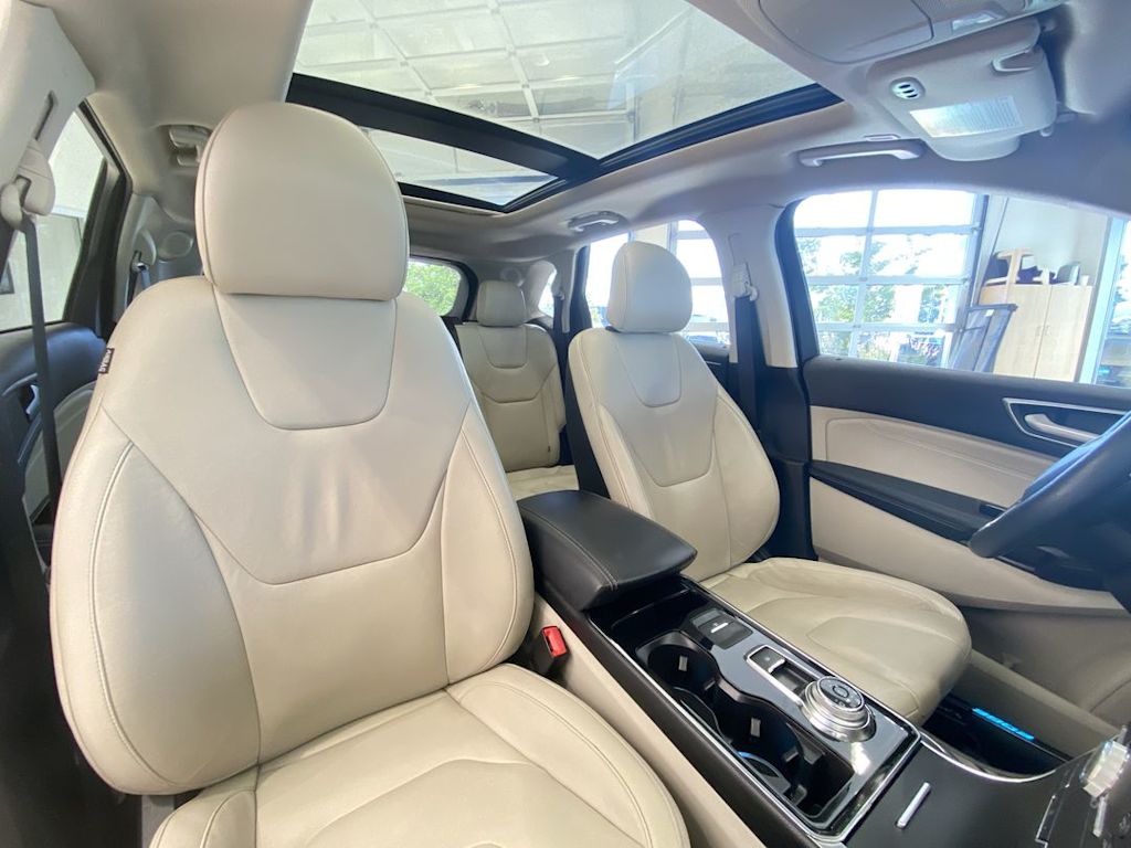 Thumbnail: 2019 Ford Edge - 11