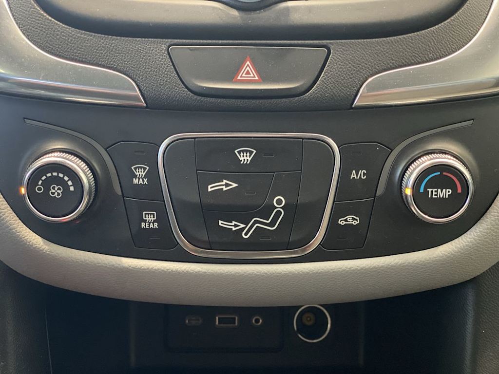 Thumbnail: 2021 Chevrolet Equinox - 26