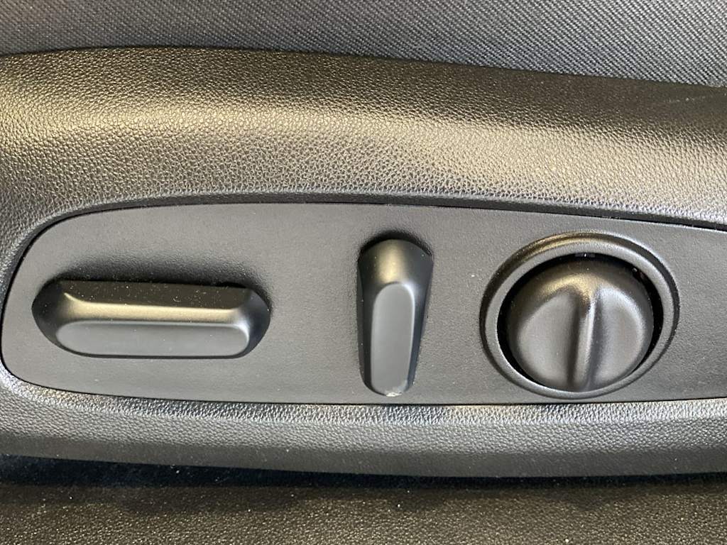 Thumbnail: 2019 Chevrolet Equinox - 23