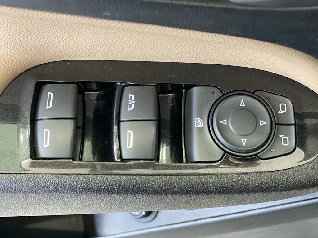 Thumbnail: 2022 Chevrolet Equinox - 23