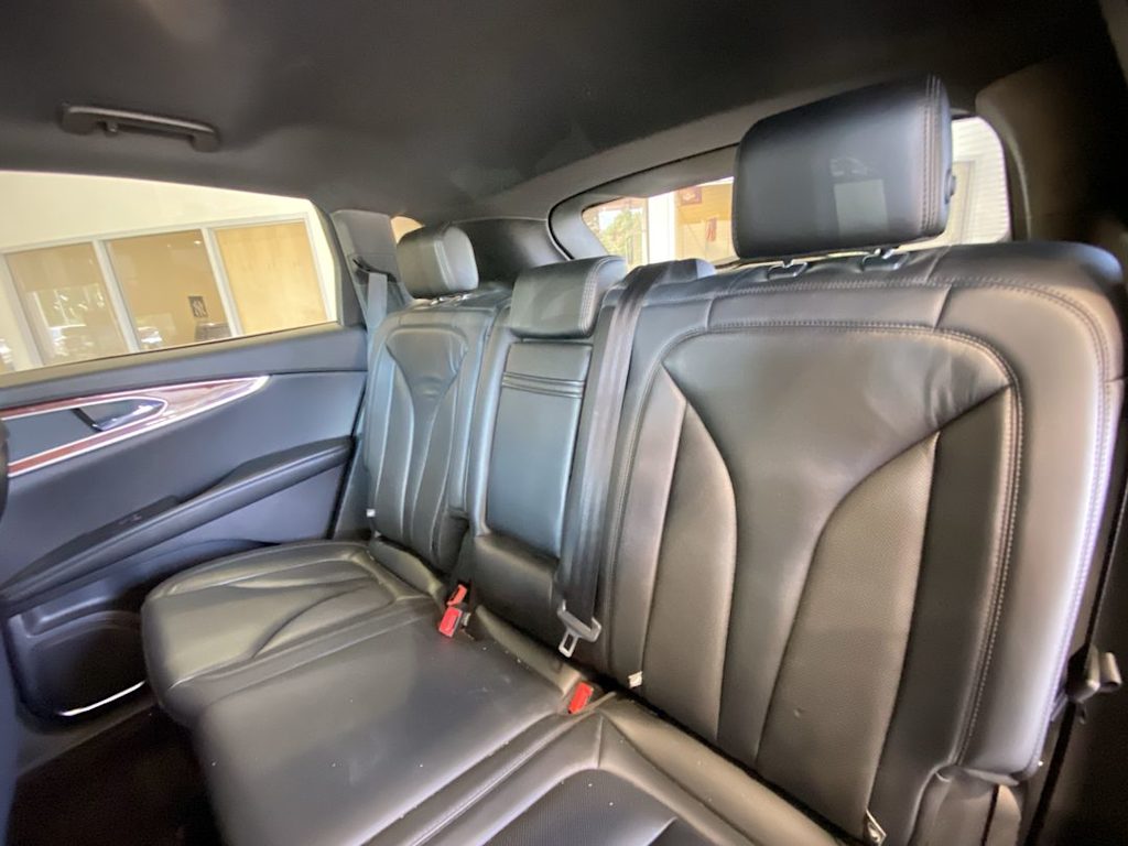 Thumbnail: 2019 Lincoln Nautilus - 9