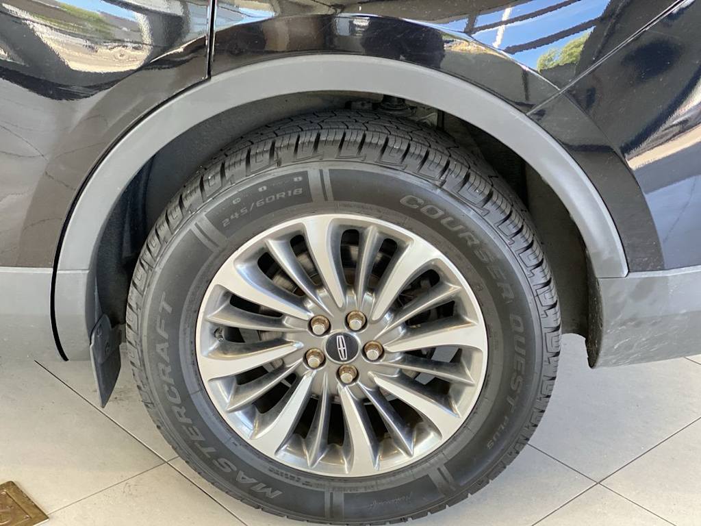 Thumbnail: 2019 Lincoln Nautilus - 5