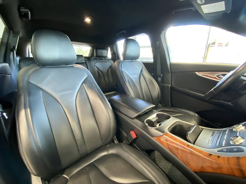 Thumbnail: 2019 Lincoln Nautilus - 8