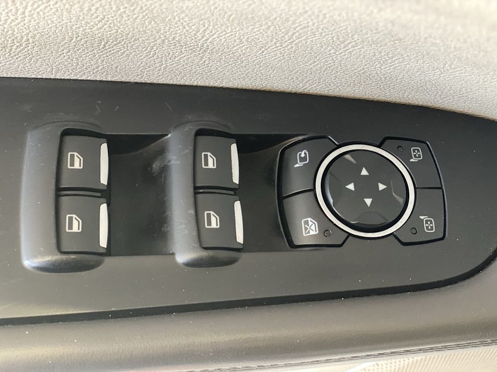 Thumbnail: 2016 Lincoln MKX - 23