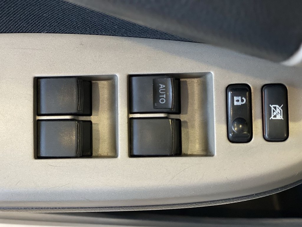 Thumbnail: 2013 Toyota Corolla - 23