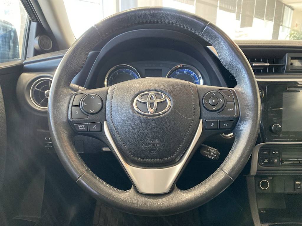 2017 Toyota Corolla SE 2