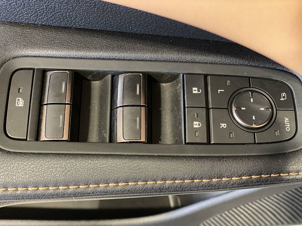 Thumbnail: 2023 Lexus RX - 22