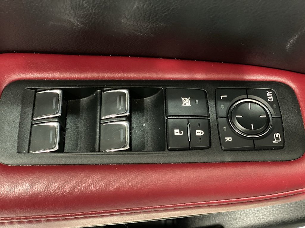 Thumbnail: 2018 Lexus RX - 24