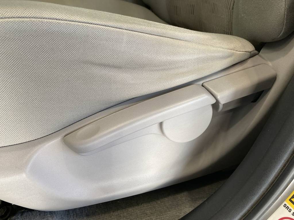 Thumbnail: 2011 Toyota RAV4 - 21