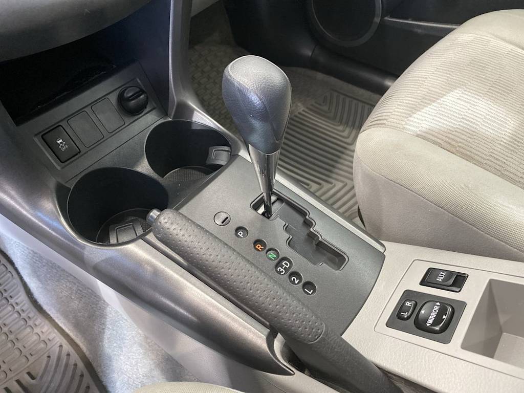 Thumbnail: 2011 Toyota RAV4 - 13