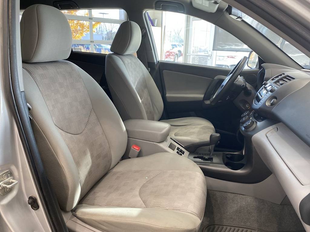 Thumbnail: 2011 Toyota RAV4 - 10