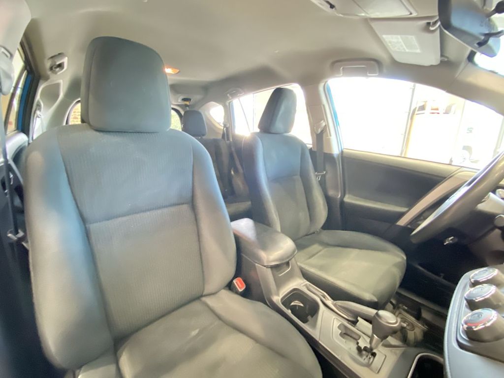 Thumbnail: 2016 Toyota RAV4 - 9