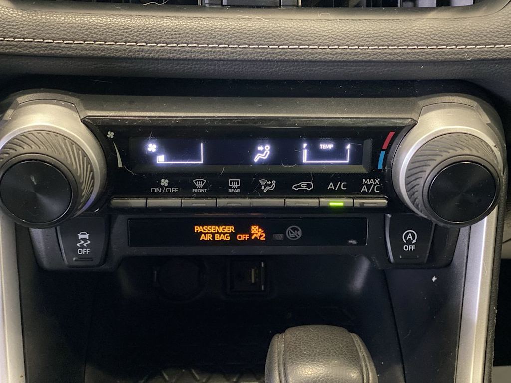 Thumbnail: 2019 Toyota RAV4 - 22