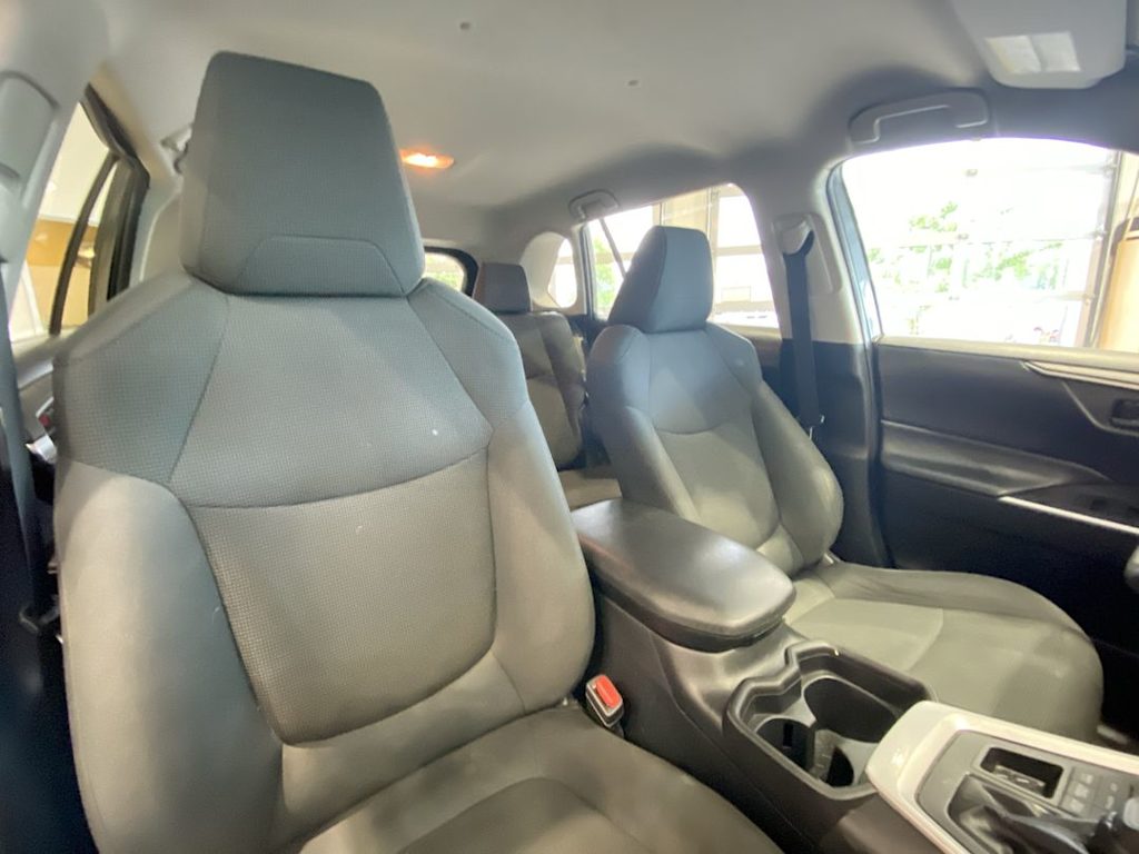 Thumbnail: 2019 Toyota RAV4 - 9