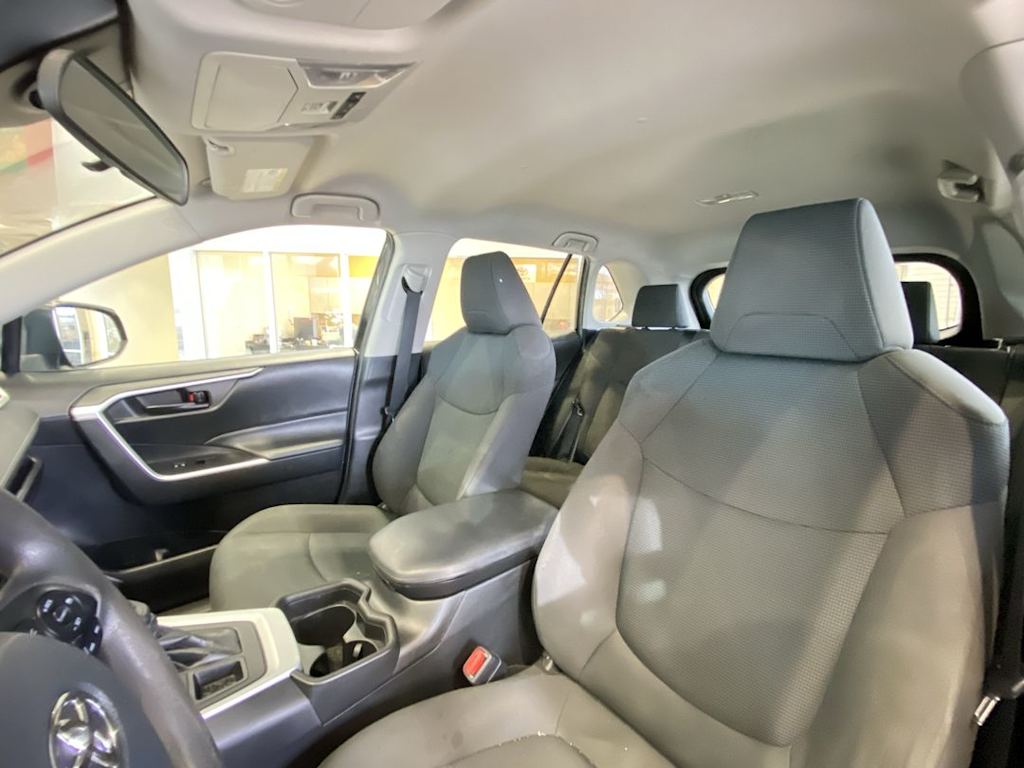 Thumbnail: 2021 Toyota RAV4 - 8