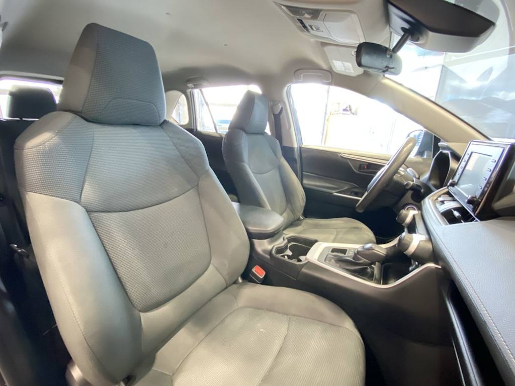 Thumbnail: 2021 Toyota RAV4 - 9