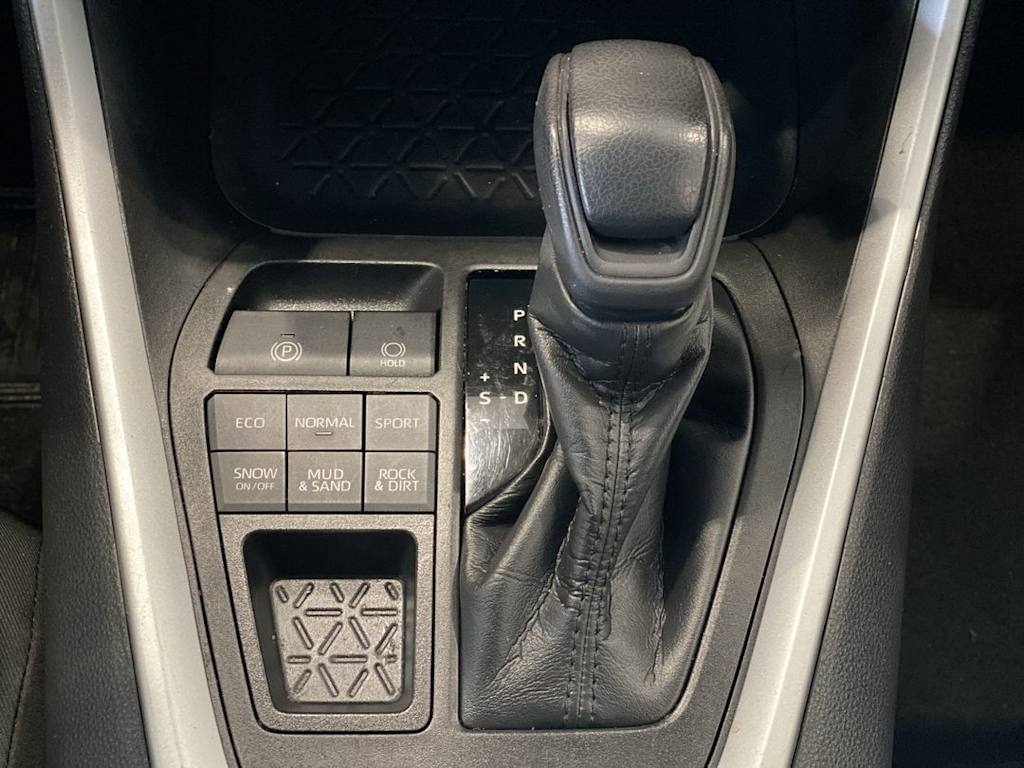 Thumbnail: 2021 Toyota RAV4 - 12