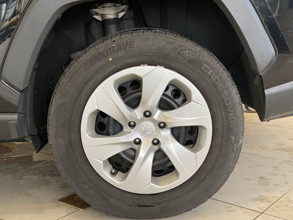 Thumbnail: 2021 Toyota RAV4 - 6