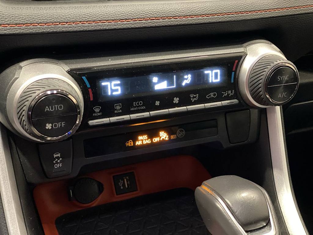 Thumbnail: 2024 Toyota RAV4 - 25