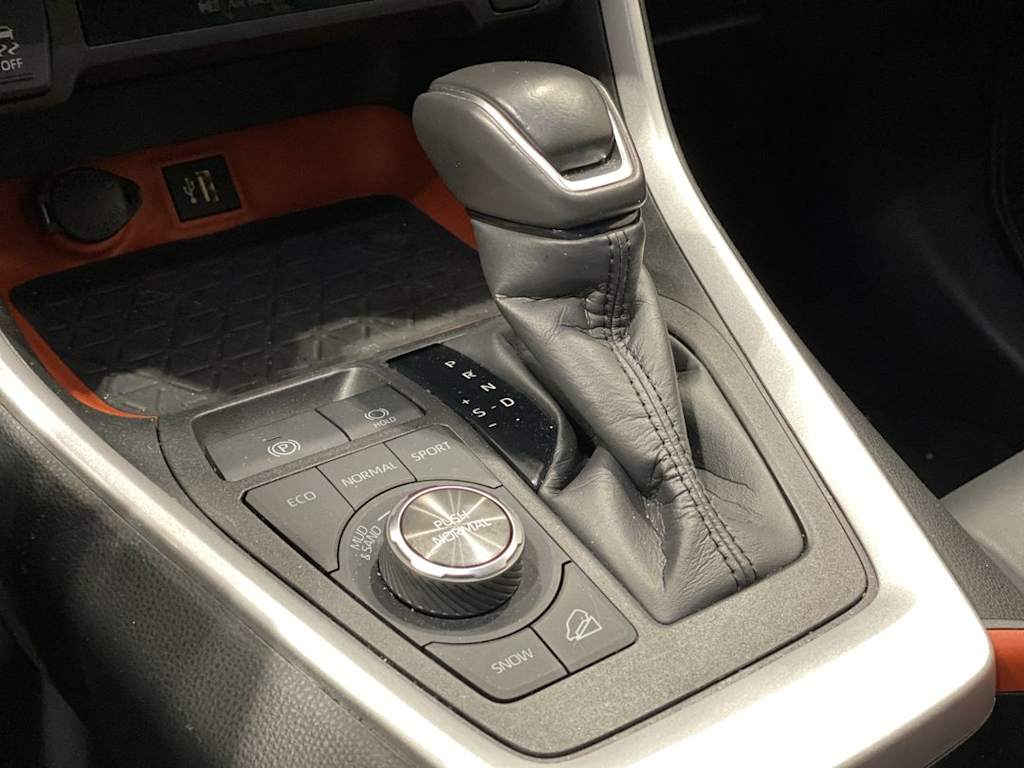 Thumbnail: 2024 Toyota RAV4 - 13