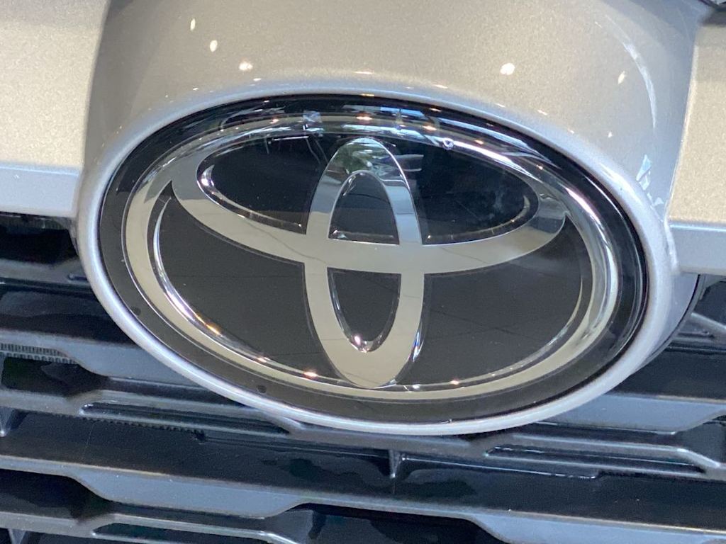 Thumbnail: 2025 Toyota RAV4 - 6