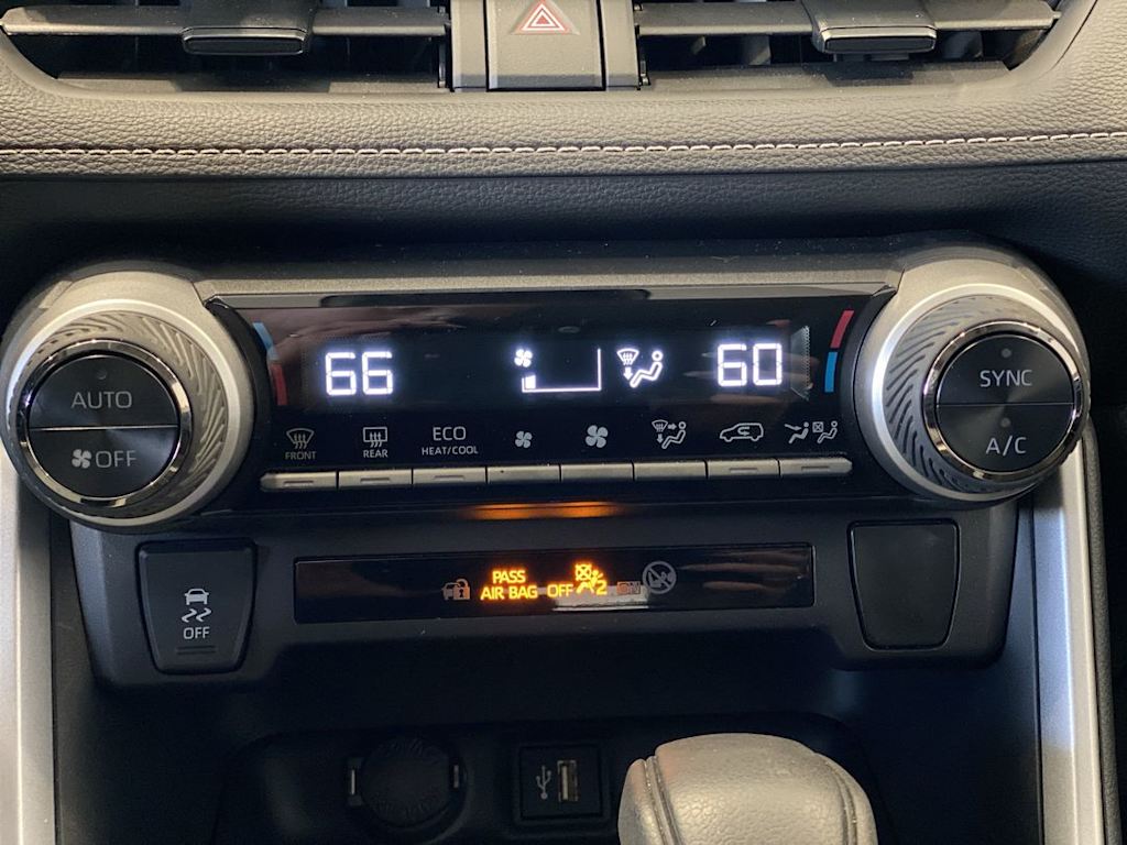 Thumbnail: 2025 Toyota RAV4 - 26