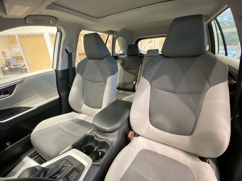 Thumbnail: 2024 Toyota RAV4 - 10