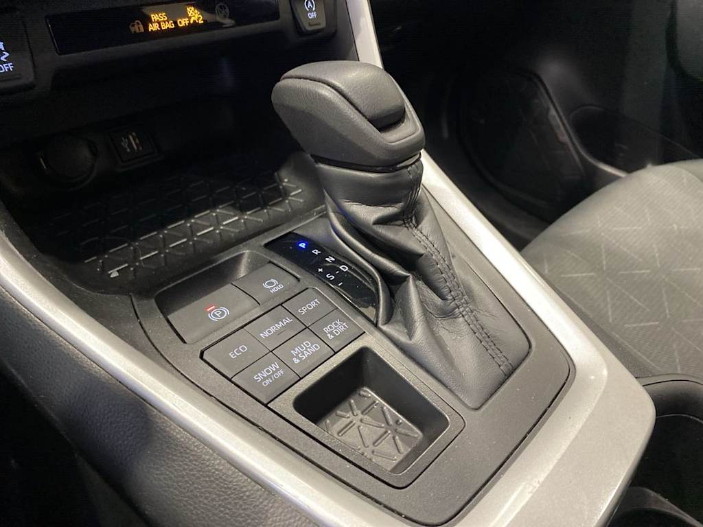 Thumbnail: 2025 Toyota RAV4 - 13