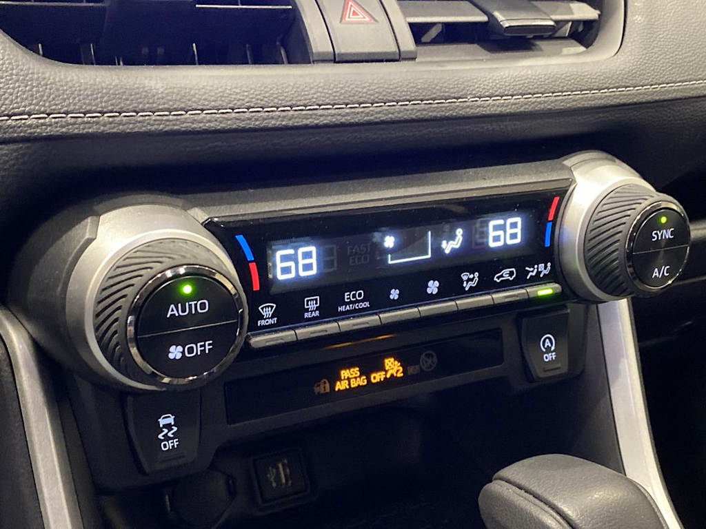 Thumbnail: 2025 Toyota RAV4 - 23