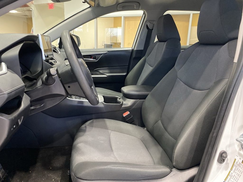 Thumbnail: 2025 Toyota RAV4 - 9