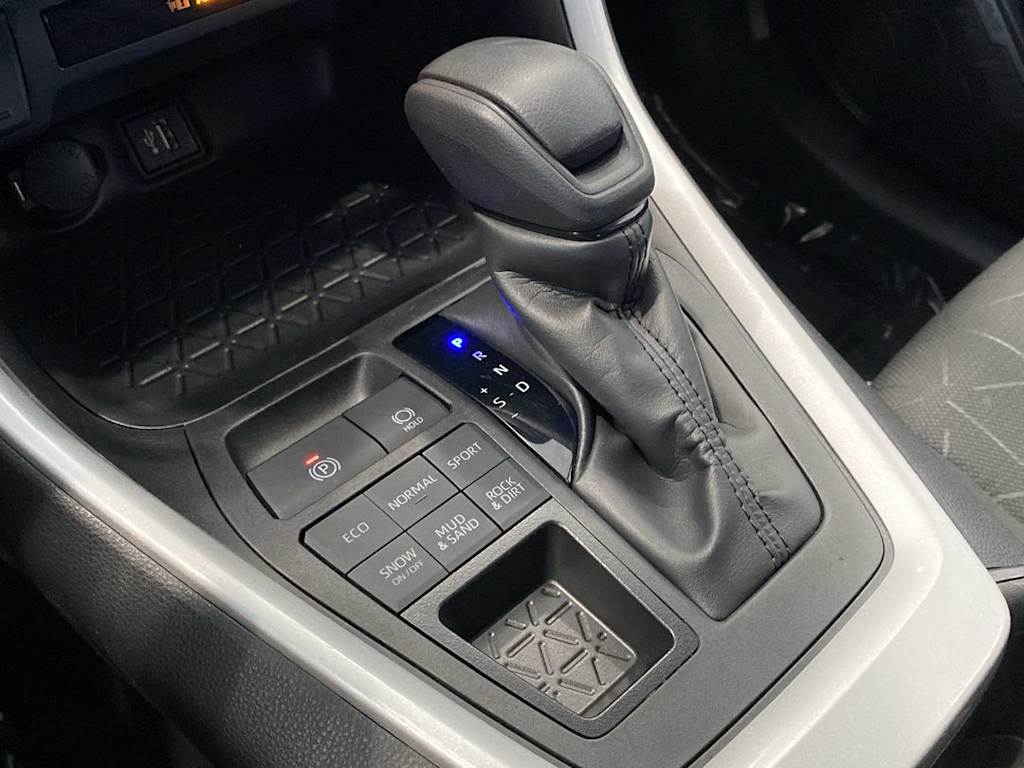 Thumbnail: 2024 Toyota RAV4 - 13