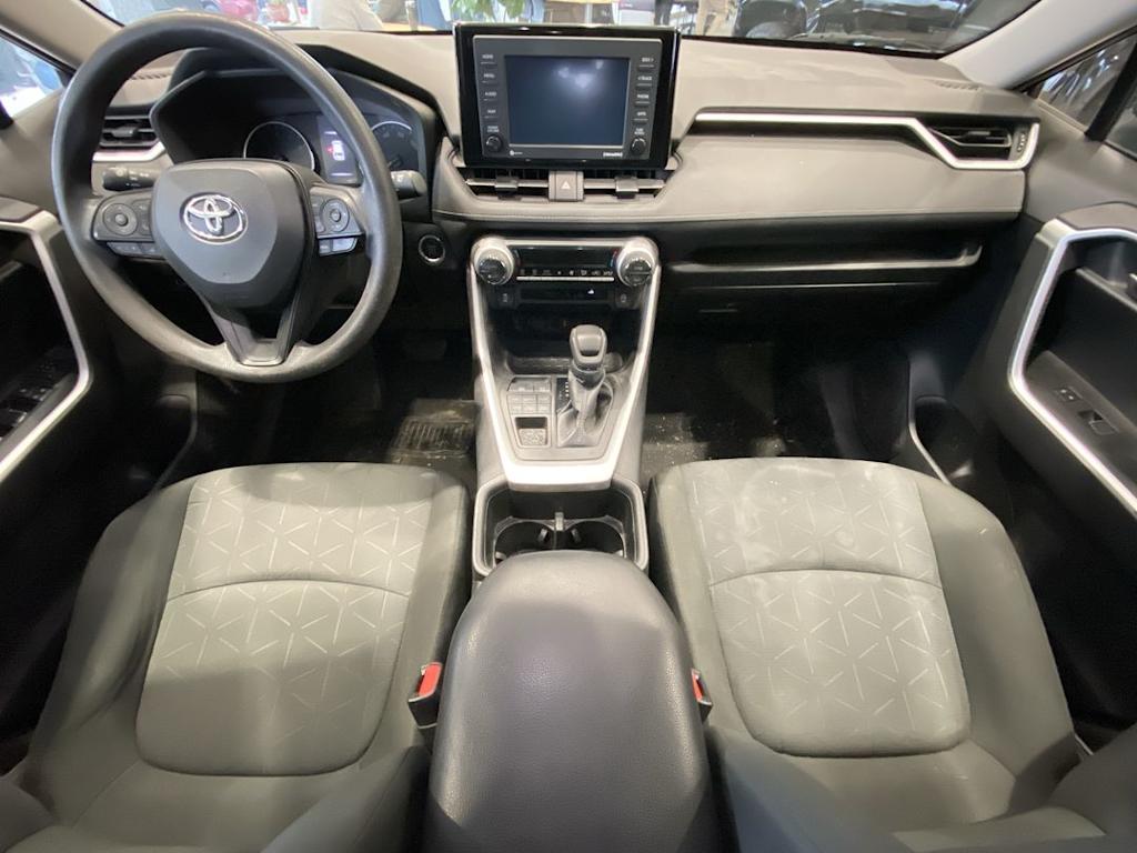 2022 Toyota RAV4 XLE 8