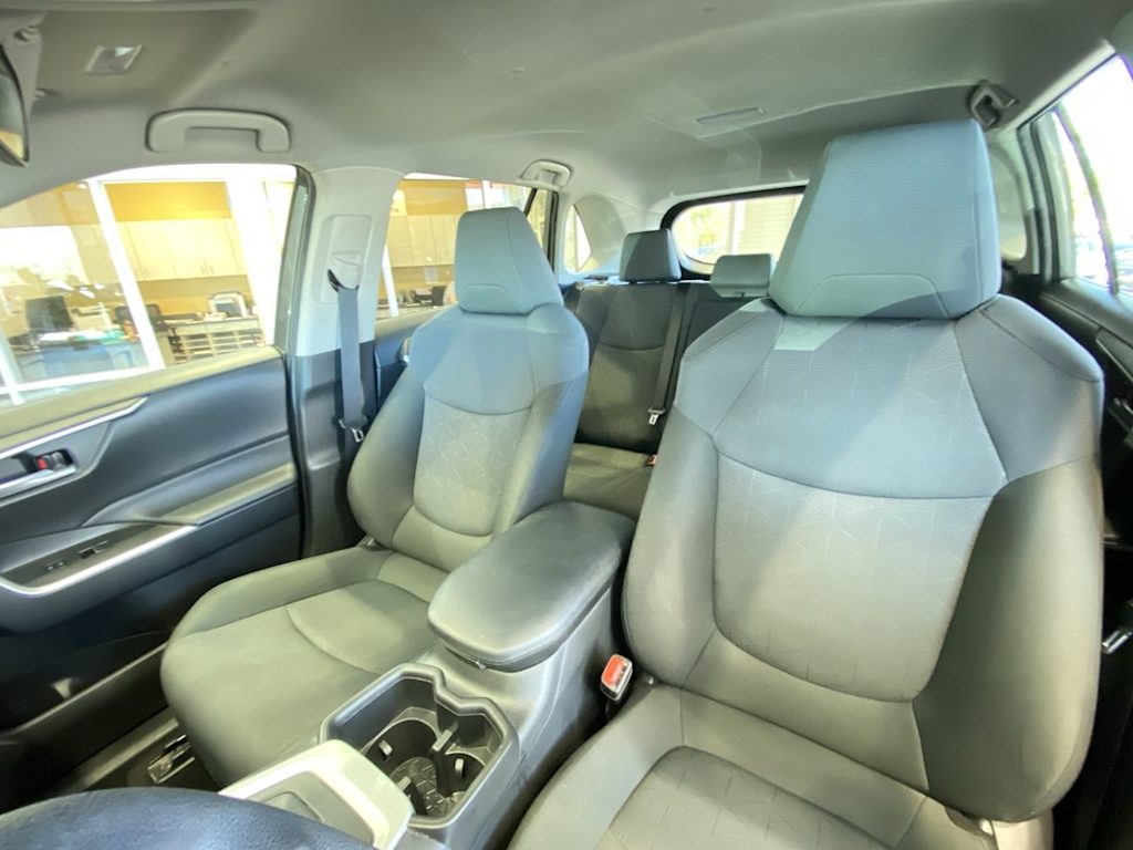 Thumbnail: 2025 Toyota RAV4 - 10
