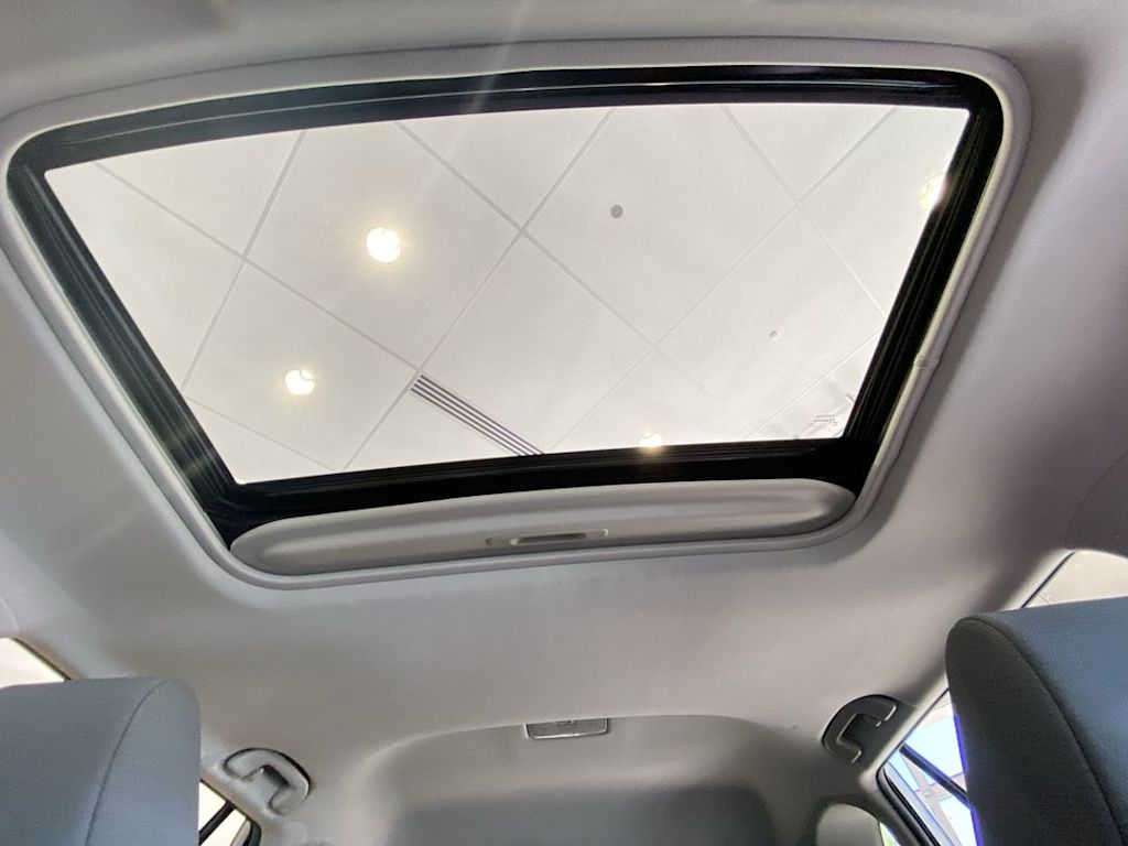 Thumbnail: 2021 Toyota RAV4 - 26