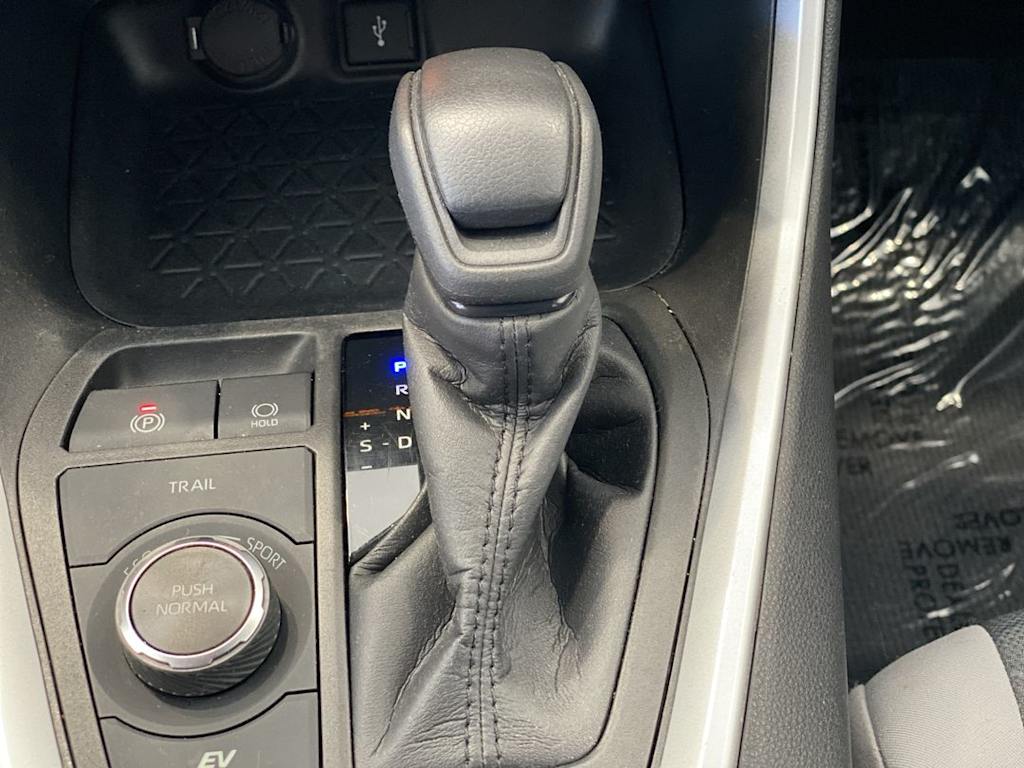 Thumbnail: 2021 Toyota RAV4 - 13