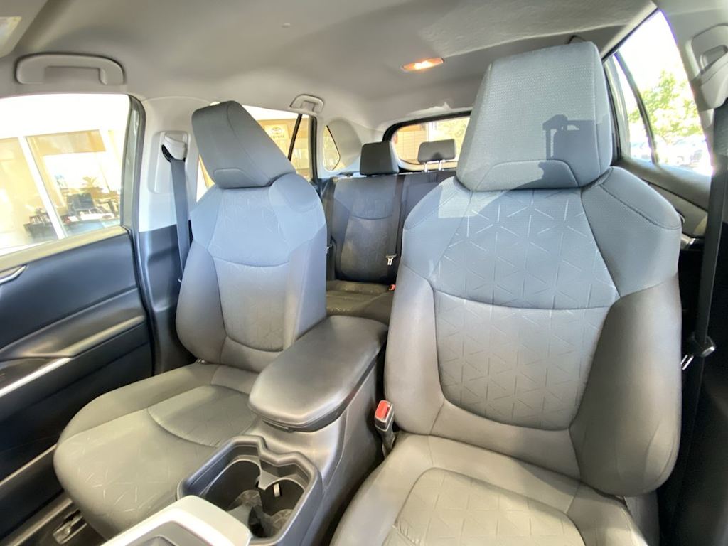 Thumbnail: 2021 Toyota RAV4 - 10