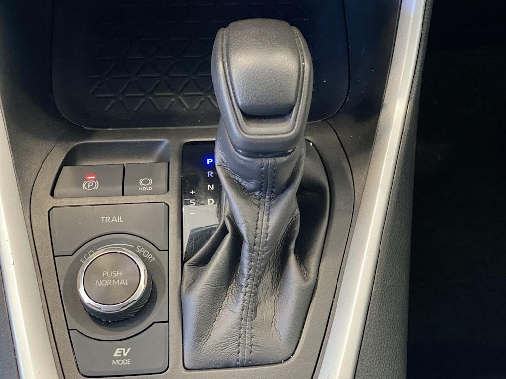 Thumbnail: 2021 Toyota RAV4 - 14