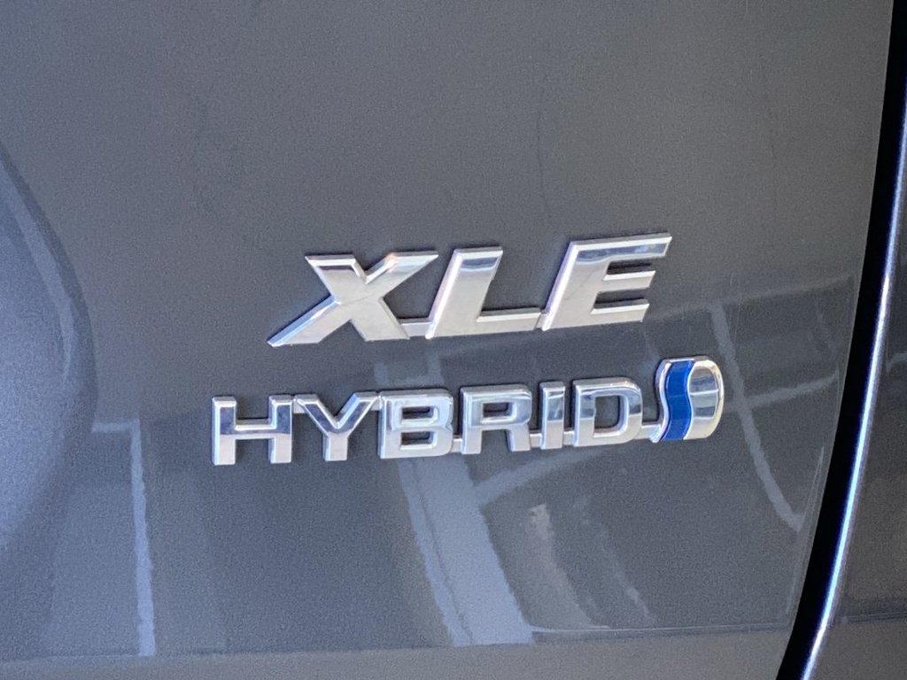 Thumbnail: 2021 Toyota RAV4 - 22