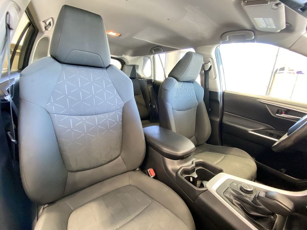 Thumbnail: 2021 Toyota RAV4 - 11
