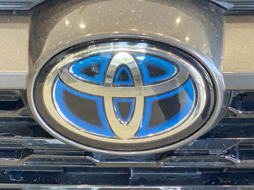 Thumbnail: 2022 Toyota RAV4 - 6