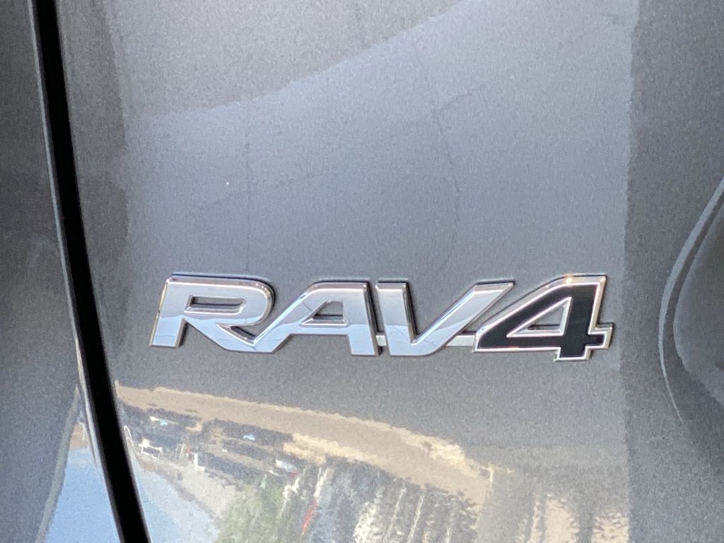 Thumbnail: 2022 Toyota RAV4 - 20