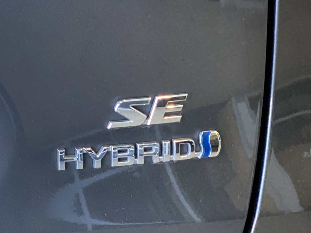 Thumbnail: 2022 Toyota RAV4 - 21