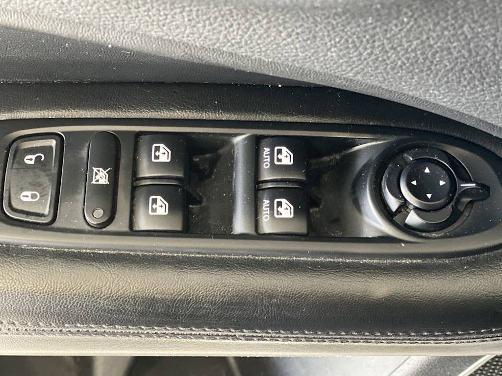 Thumbnail: 2018 Jeep Compass - 23
