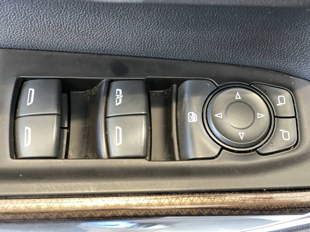 Thumbnail: 2019 Chevrolet Silverado 1500 - 23