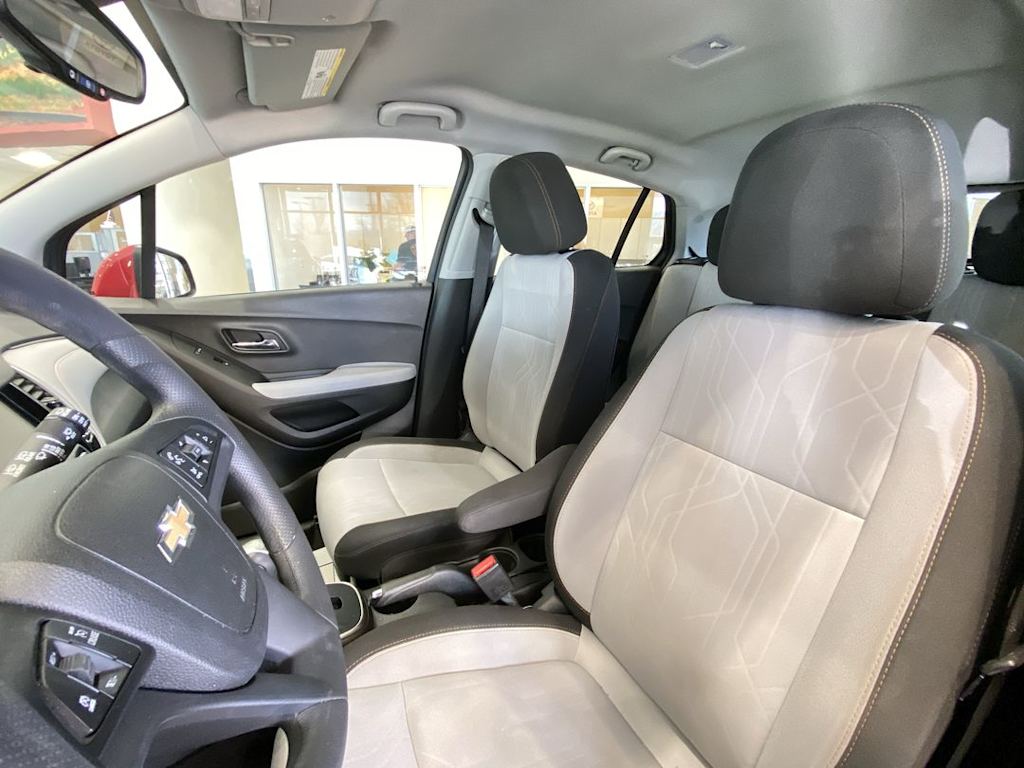 Thumbnail: 2018 Chevrolet Trax - 8